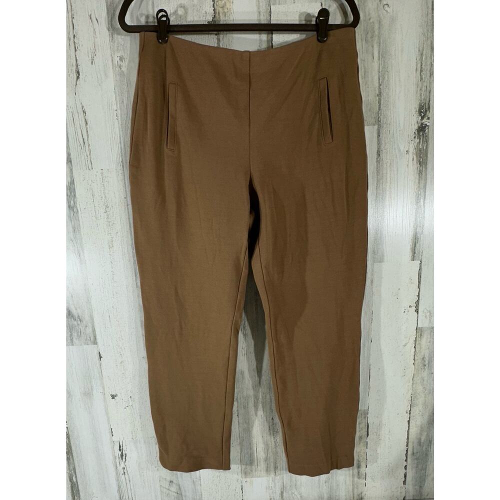 Chicos Ponte Knit Ankle Pants Size 1.5 (32x26) Camel Brown Faux Pockets Hem Slit